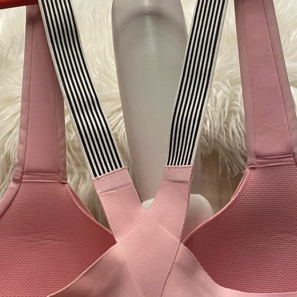 BRAND NEW Victoria Secret KnockOut Front-CIose Sports Bra 34D - Pink - Picture 5 of 8